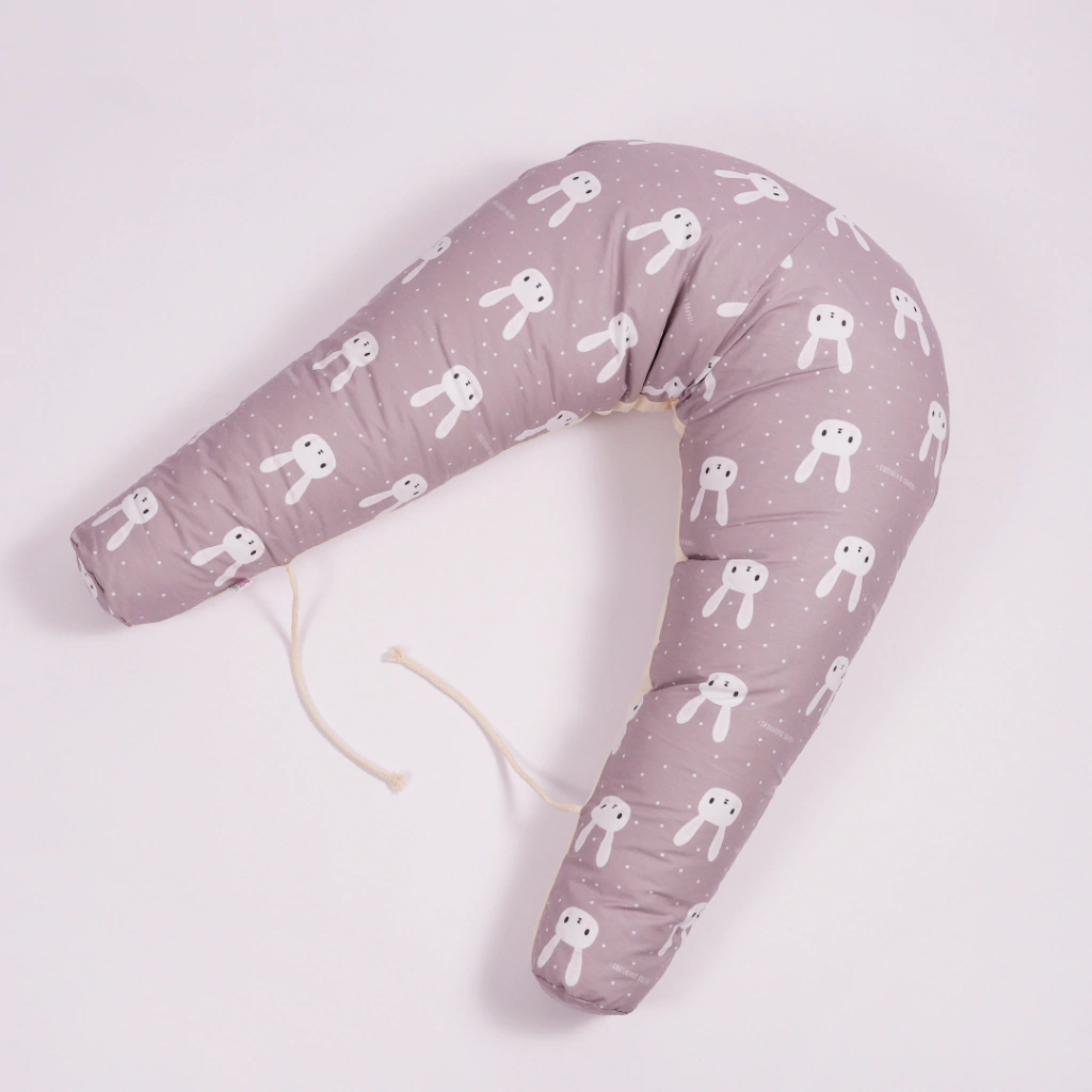 Almohadon de lactancia gusanito conejo gris trapos divertidos